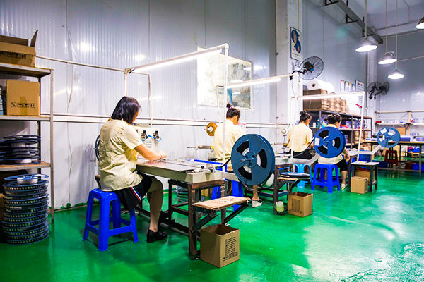 高速精密冲压件的生产模式「锐硕五金」