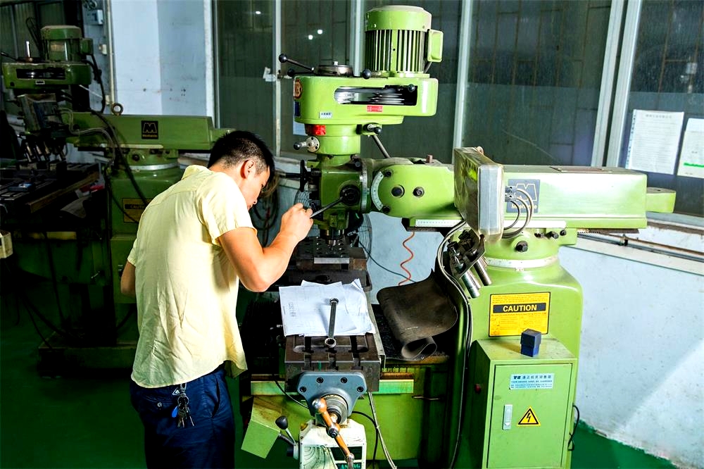 怎么保证精密冲压件的安全性？【锐硕五金】